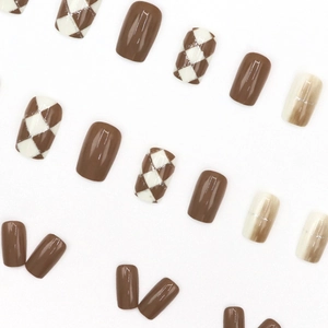 Short square caramel brown checkerboard and gradient press-on nails set with 24 pieces