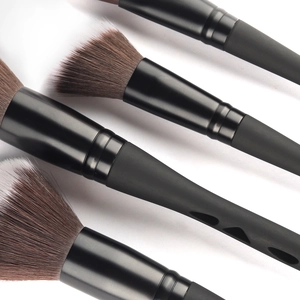 10-teiliges schwarzes Make-up-Pinsel-Set mit ergonomischen Griffen und zweifarbigen Borsten