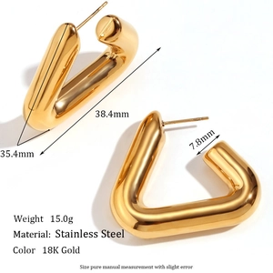 Détail des boucles d'oreilles gouttes creuses plaquées or 18 carats avec dimensions et poids