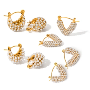 Boucles d'oreilles en acier inoxydable plaqué or 18k avec cristaux et perles élégantes
