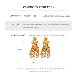 Specifiche dimensionali e dettagli materiali per orecchini a goccia con perle e cristalli