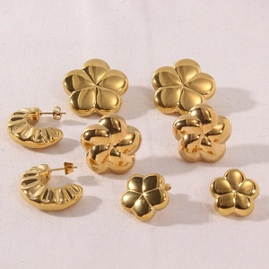 Golden 18K titanium steel flower stud earrings and ribbed crescent hoops set for women