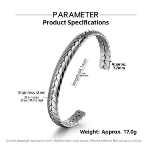 Vista detallada del brazalete de acero inoxidable con diseño de espiga y medidas precisas
