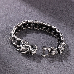 Pulsera de dragón punk para hombre en acero de titanio con acabado plata vintage