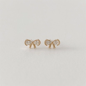 Elegant 925 silver bow stud earrings with sparkling zircon stones in a gold finish