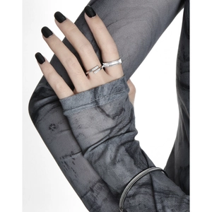 Minimalist S925 sterling silver ring and bracelet set with textured vertical stripes