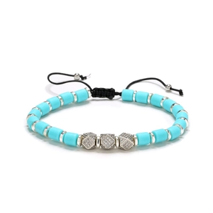 Verstellbares gewebtes Armband mit hellblauen Perlen und silbernen Zirkonia-Teilen