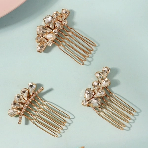 Set di tre pettini per capelli dorati da sposa con cristalli a goccia lucidi