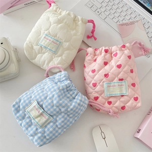 Quilted cotton drawstring camera pouches in heart and checkered patterns for protection