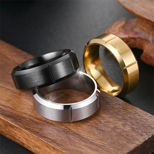 Herren Mode Titanstahl V-Nut Bandring Gebürstetes Finish Geometrischer Fingerring Für Paare Stilvolles Schmuckzubehör Geschenk