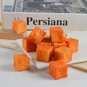 Simulation Fisch Tofu Schlüsselanhänger Realistisches PVC Lebensmittelmodell Würfelform Beutelanhänger Neuheit Requisite