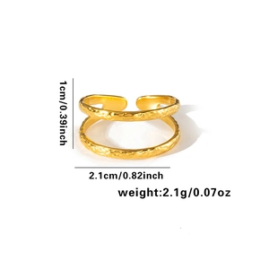 Detailed view of hammered gold adjustable ring showing 1cm height and 2.1cm diameter
