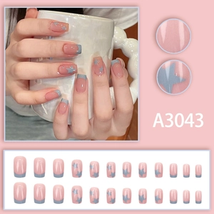 Faux ongles carrés roses avec étoiles bleues, lot de 24 pièces avec vue portée et à plat