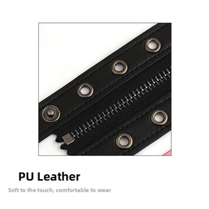 Detailansicht eines schwarzen Punk-Lederarmbands mit Nieten und Metallreißverschluss