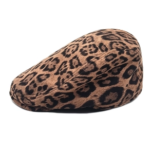 Retro leopard print suede flat cap for women, stylish vintage newsboy hat for autumn winter