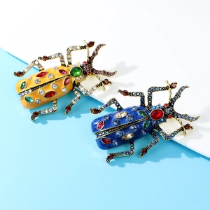Vintage Beetle Brooch Alloy Rhinestone Enamel Pin Retro Insect Jewelry Decoration For Suits Jackets Unisex Fashion