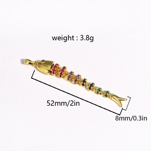 Pendentif carpe koi articulé plaqué or avec pierres multicolores et détails de mesure