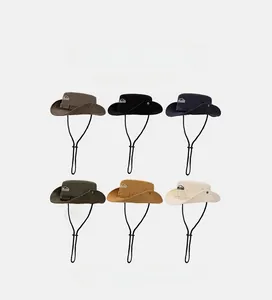 Présentation matricielle de chapeaux de soleil outdoor avec cordons coupe-vent réglables