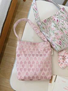 Pink floral heart pattern small fabric handbags and matching scrunchie set for women
