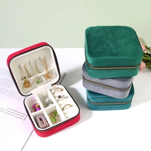 Velvet Jewelry Box Portable Travel Organizer For Rings Earrings Necklaces Zipper Storage Case Square Small