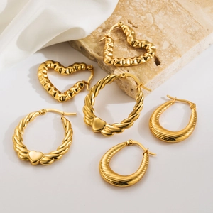 Chic gold-plated stainless steel heart hoop earrings set with twisted and wavy textures