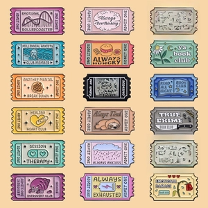 Lot de 18 pin's créatifs style timbres avec thèmes colorés et lettrage en anglais