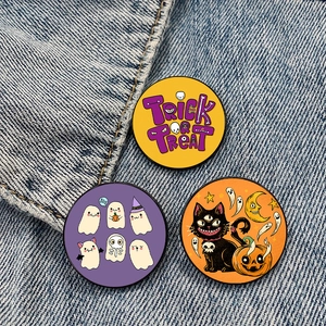 Vintage Halloween Cartoon Ghost Pumpkin Black Cat Round Brooch Pins Printed Enamel Badge For Party Decoration Unisex Jewelry Gift