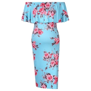 Robe longue de maternité bleu ciel à épaules dénudées avec imprimé fleurs et volants