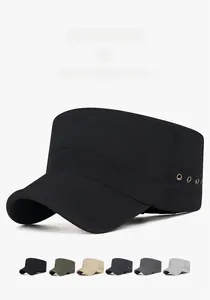 Détail de casquette militaire respirante avec œillets métalliques en plusieurs coloris
