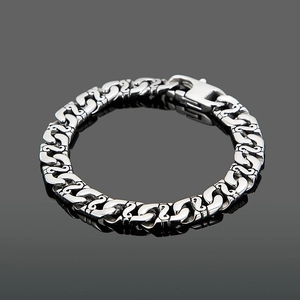 Detailed view of 10mm vintage pattern stainless steel bracelet with toggle clasp design