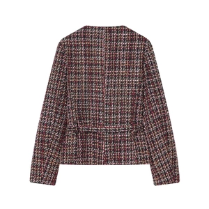 Rückansicht der Damen-Tweedjacke mit bunter Webstruktur und tailliertem Schnitt