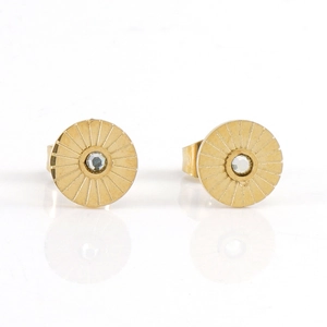 Boucles d'oreilles rondes en acier doré avec texture rayonnante et cristal central