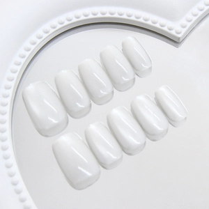 Faux Ongles Faits À La Main Blanc Künstliche Perle Brillant Plastique ABS Carré Ovale Réutilisables Pour Femmes Style Doux