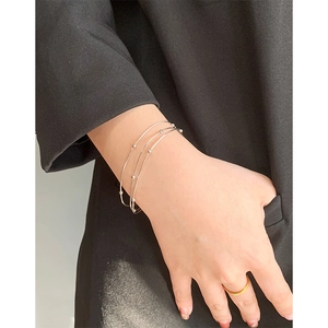 Eleganter S925 Sterlingsilber mehrreihiger Perlenarmband Schlangenkette für Damen am Handgelenk