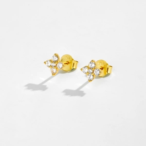 Elegant gold S925 sterling silver four-leaf clover stud earrings with sparkling zircons