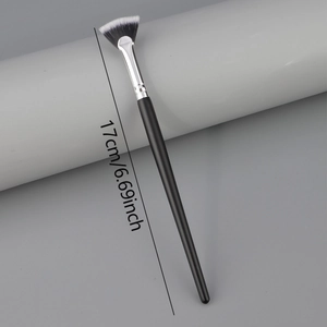 17cm professional fan makeup brush with black handle and soft duo-fiber bristles