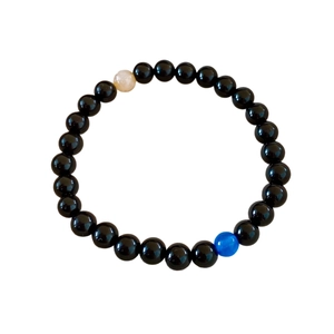 Minimalist obsidian beaded bracelet for women with elegant black, blue and beige beads