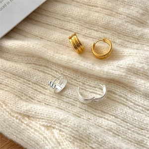 Minimalist 925 sterling silver striped hoop earrings in gold and silver finish