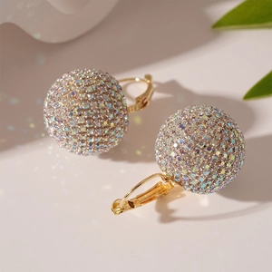 Boucles d'oreilles créoles boules géométriques avec cristaux colorés et fini doré