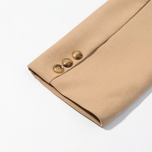 Elegante cappotto lungo in lana kaki con tessuto twill e bottoni tartarugati