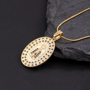 Collana Pendente Ovale Vergine Maria Rame Placcato Oro Zircone Blu Micro Pavè Gioielli Religiosi Vintage Donne Catena Serpente