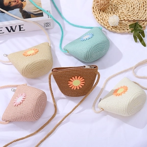 Handwoven straw shoulder bags for girls with 3D floral daisies in five summer colors