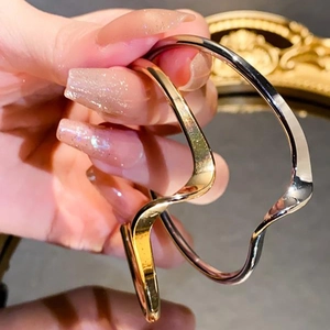 Irregular Wave Twisted Cuff Bracelet Minimalist Polished Alloy Open Bangle Jewelry For Women Aesthetic Modern