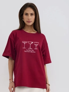 Ρετρό μπορντό oversized βαμβακερό t-shirt με γραφικά σχέδια ποτηριών κρασιού και κείμενο