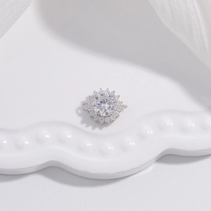 Connecteur flocon de neige en argent S925 avec zircons cubiques sur soie blanche pure