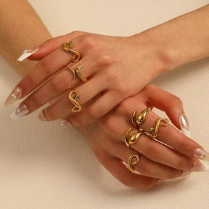 Snake-shaped 18k gold plated stainless steel ring set with vibrant gemstone eyes