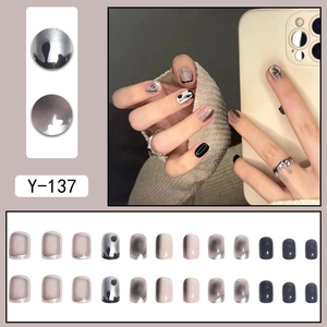 Dark style short square press-on nails with silver fluid metal lines and gradient grey pink