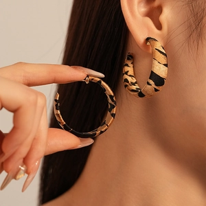 Vintage leopard print C-shape fabric hoop earrings for women in retro stylish design