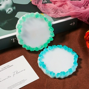 Moules à dessous de plat en résine de cristal DIY avec bords en pierre colorée pour déco