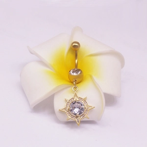 Piercing de nombril doré en acier avec pendentif boussole étoile sur fleur